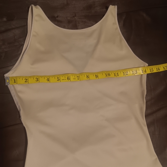 SPANX Vneck Cross Front Nude SzM Shapewear Tank Top Camitank - Picture 5 of 7